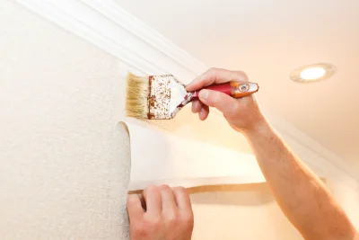 Pose de papier peint à Hardanges — revêtements muraux et toiles de verre